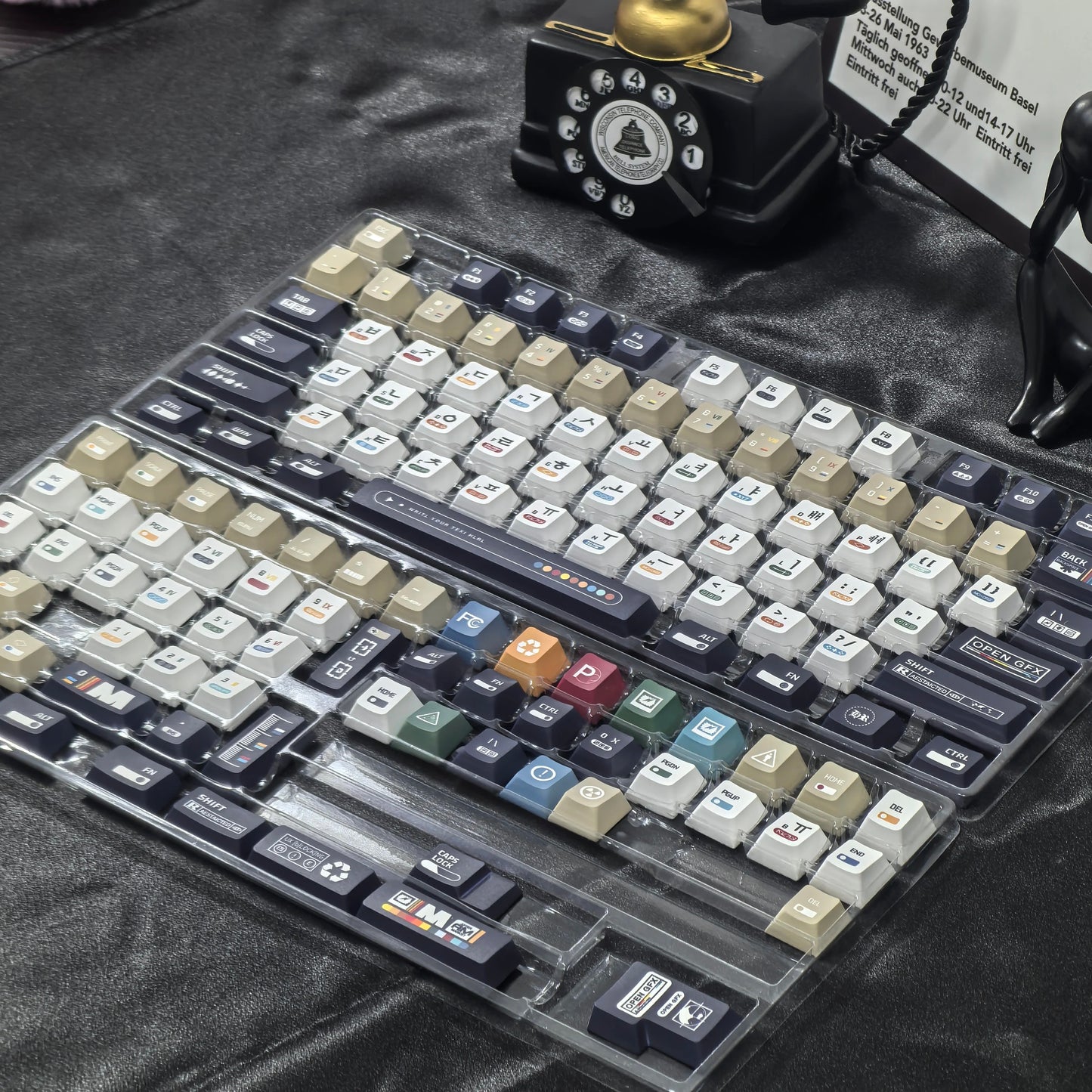 135 Keys Cherry Profile Maximalism Theme PBT Keycap Set - Keebookeys