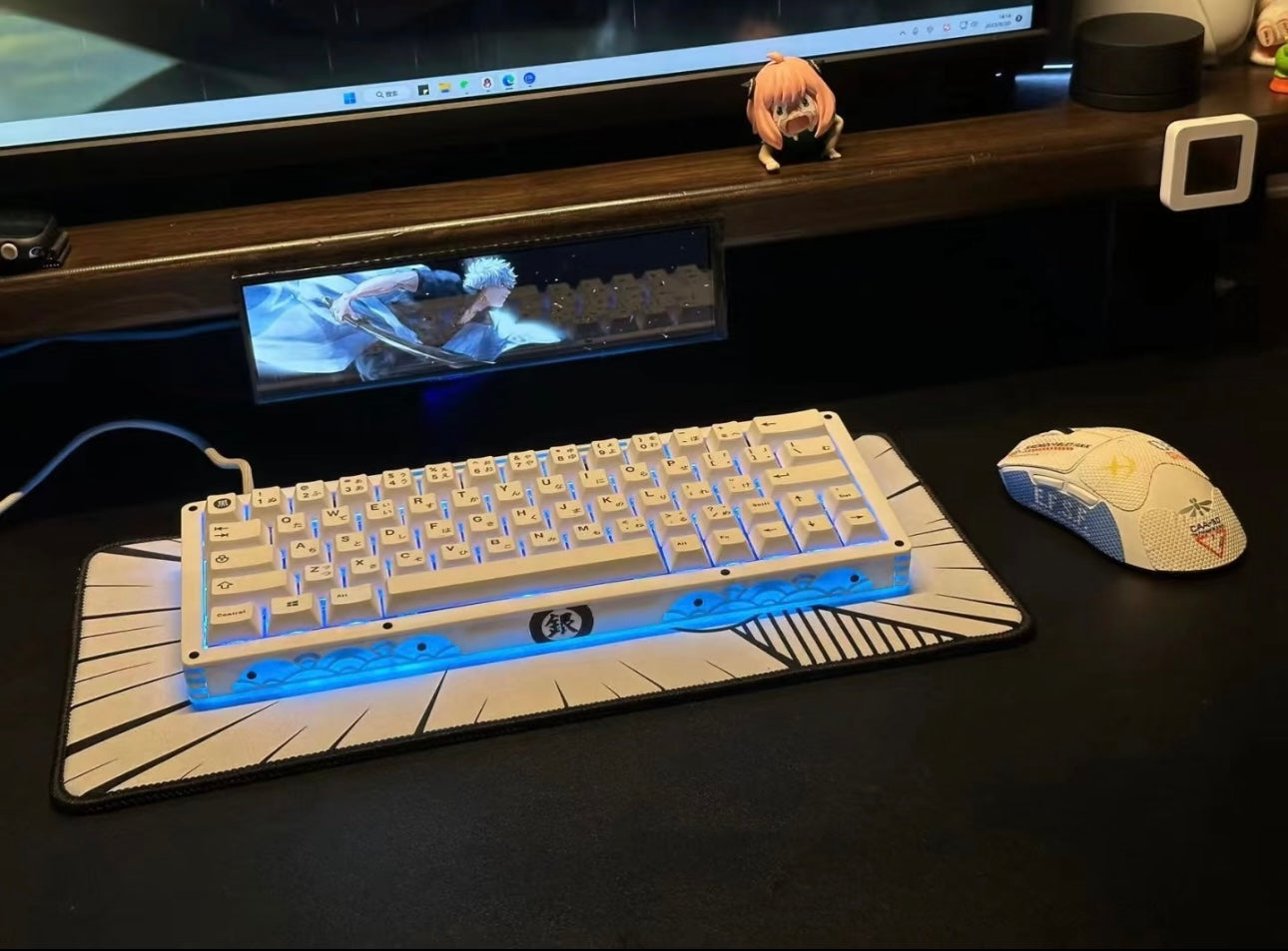 Zuoer 68 Handcrafted Acrylic Keyboard - Gintama Waves Theme - Keebookeys