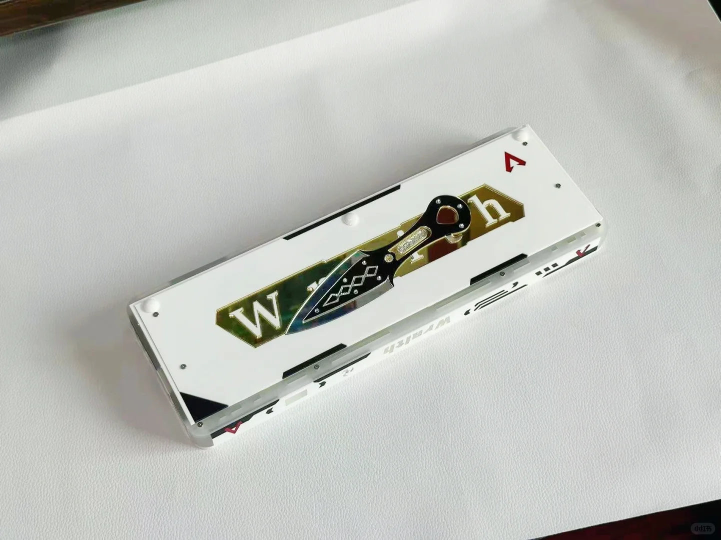 Zuoer 68 Handcrafted Acrylic Keyboard - Kunai Blade Theme - Keebookeys