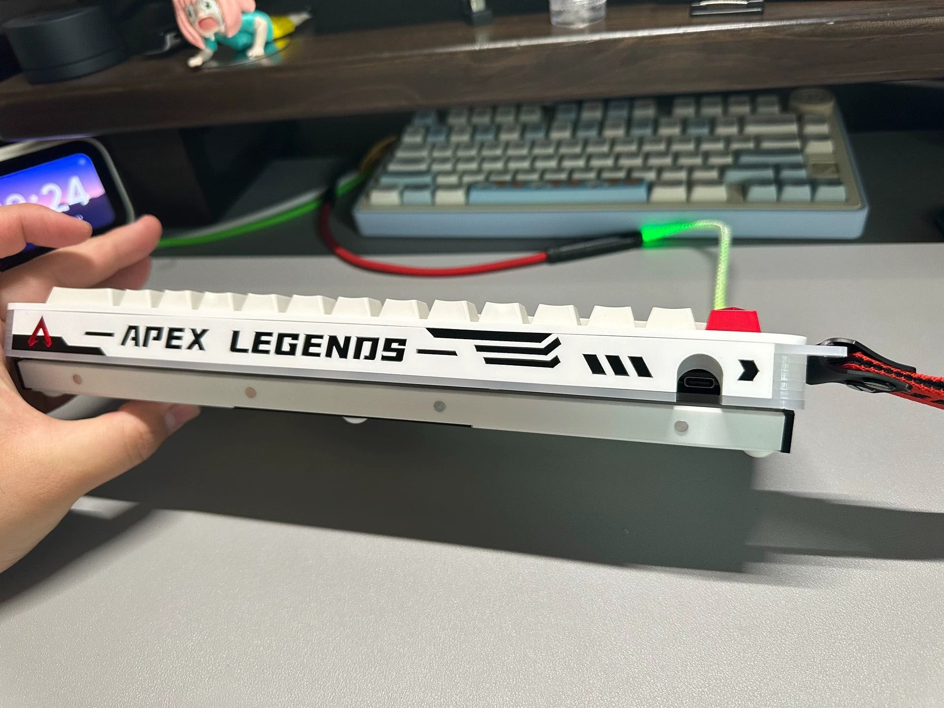 Zuoer 68 Handcrafted Acrylic Keyboard - Kunai Blade Theme - Keebookeys